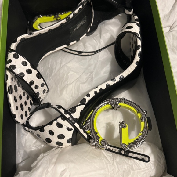 Shoes - Picture 2 of 6